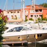Feriehus Maison Renovee Climatisee Avec Wi-fi Et Double Terrasse - Fr-1-868-10 Grimaud